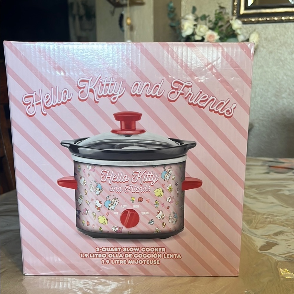 Pink and Red Floral Cookware Slow Cooker